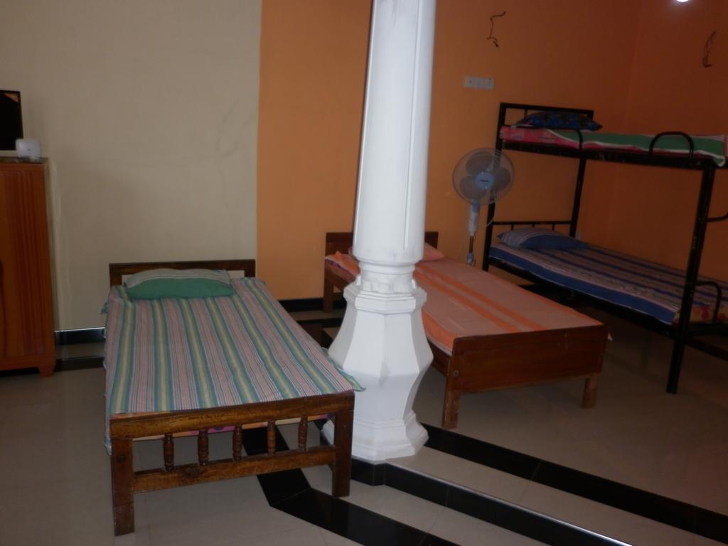 נגומבו Seetha'S Hostel חדר תמונה