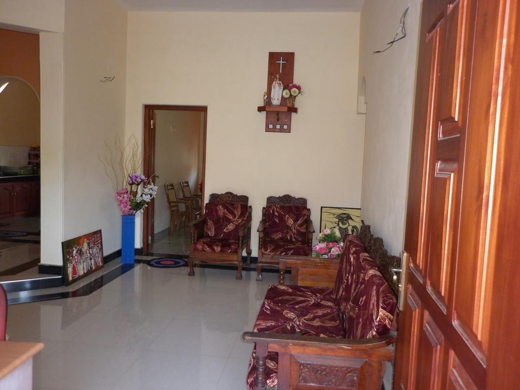 נגומבו Seetha'S Hostel מראה חיצוני תמונה