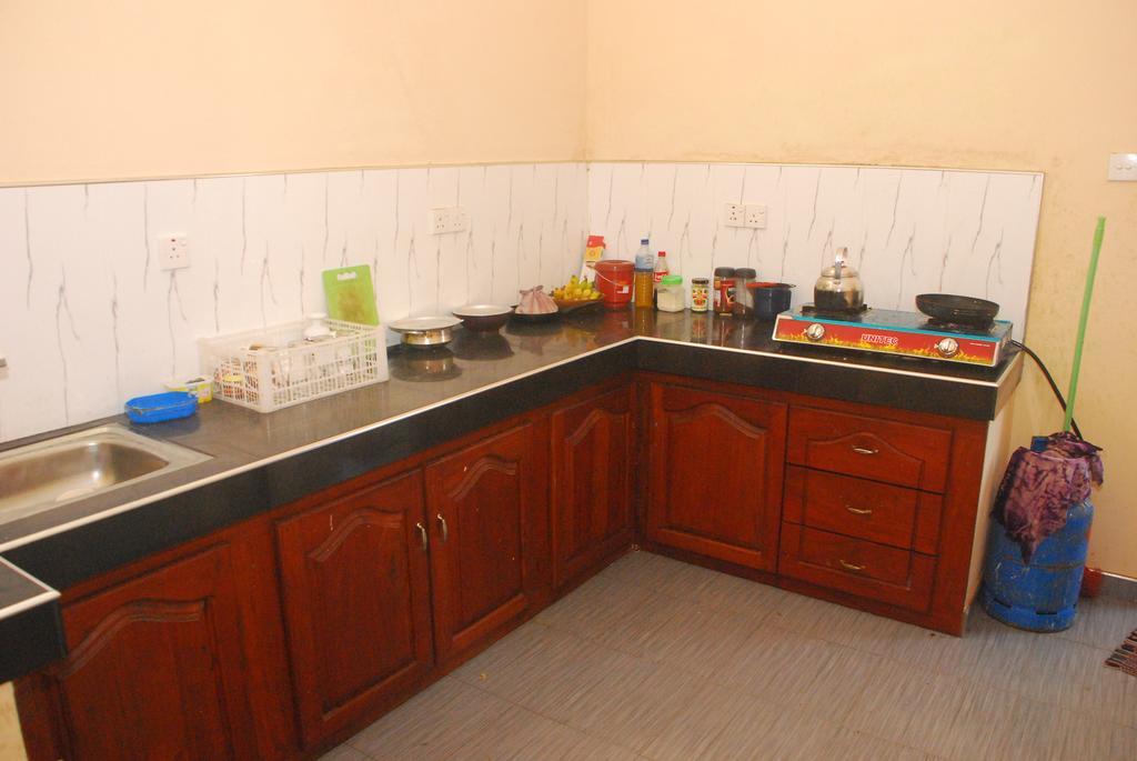 נגומבו Seetha'S Hostel מראה חיצוני תמונה